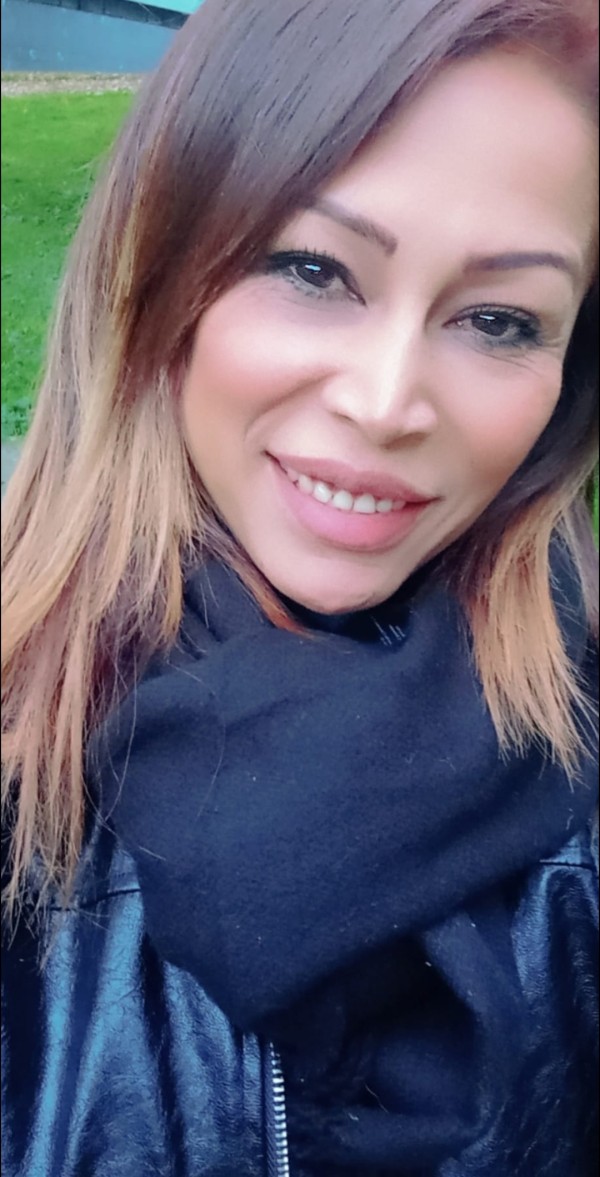 ACOMPAÑATE MUY SIMPATICA DULCE CARIÑOSA