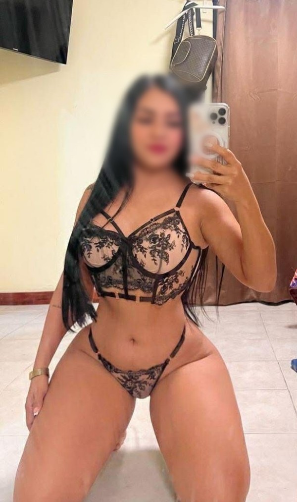 GUAPISIMA Y COMPLETA POR LA YEDRA, UBEDA, BAEZA, 24HRS