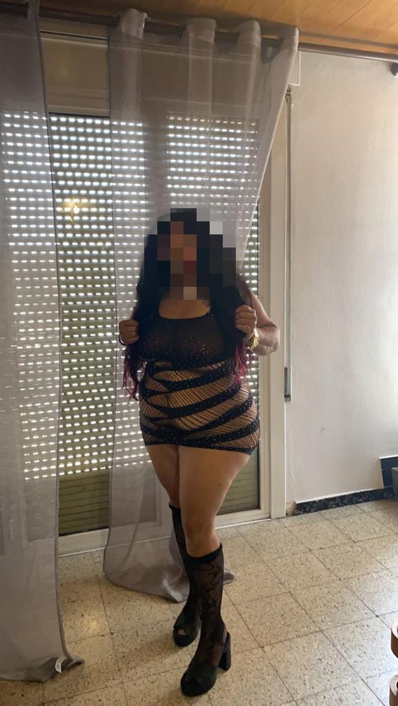 Fiestera madurita con los pecho grande y el culete XXXL