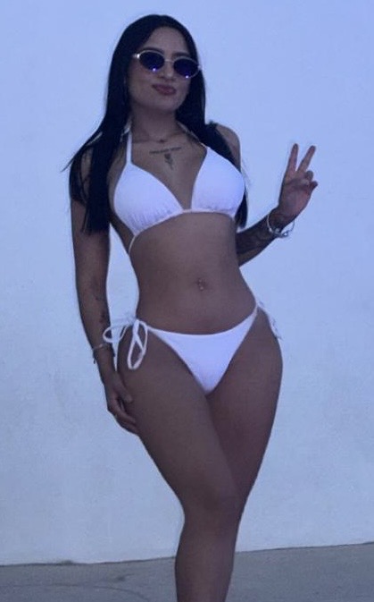 SOY DAYANNA DELGADA ATLÉTICAMENTE FUERTE PARA TI