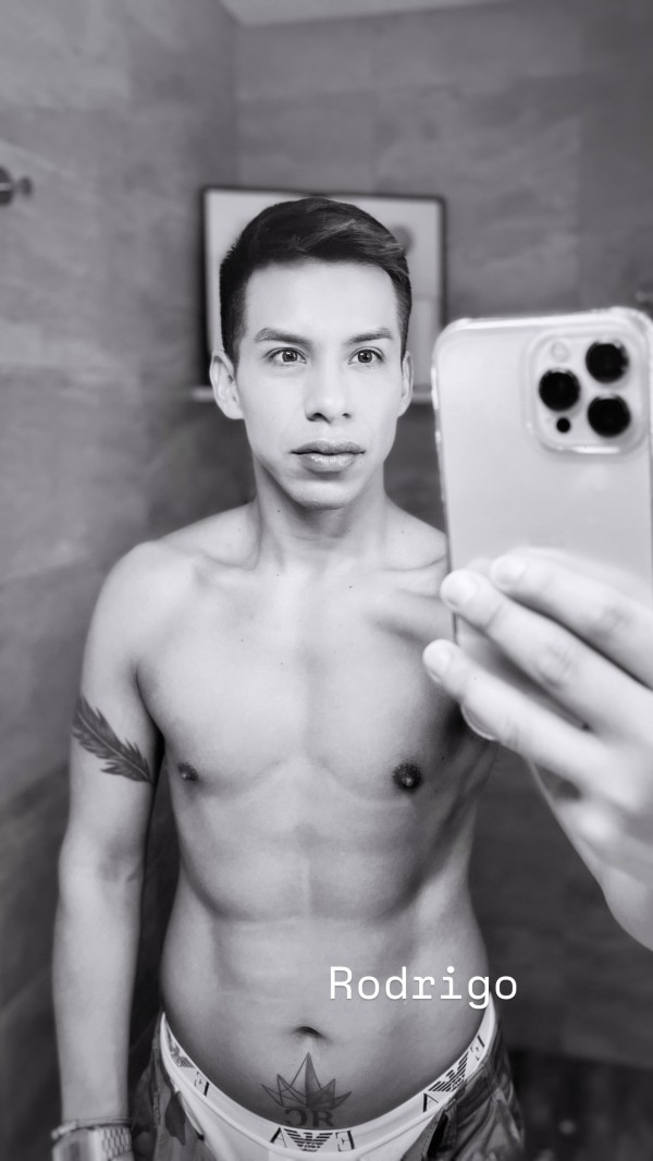 NOVEDAD EN VALLADOLID ,DISCRETO ,EXCLUSIVO,FIESTERO ,con PISO PRIVADO .