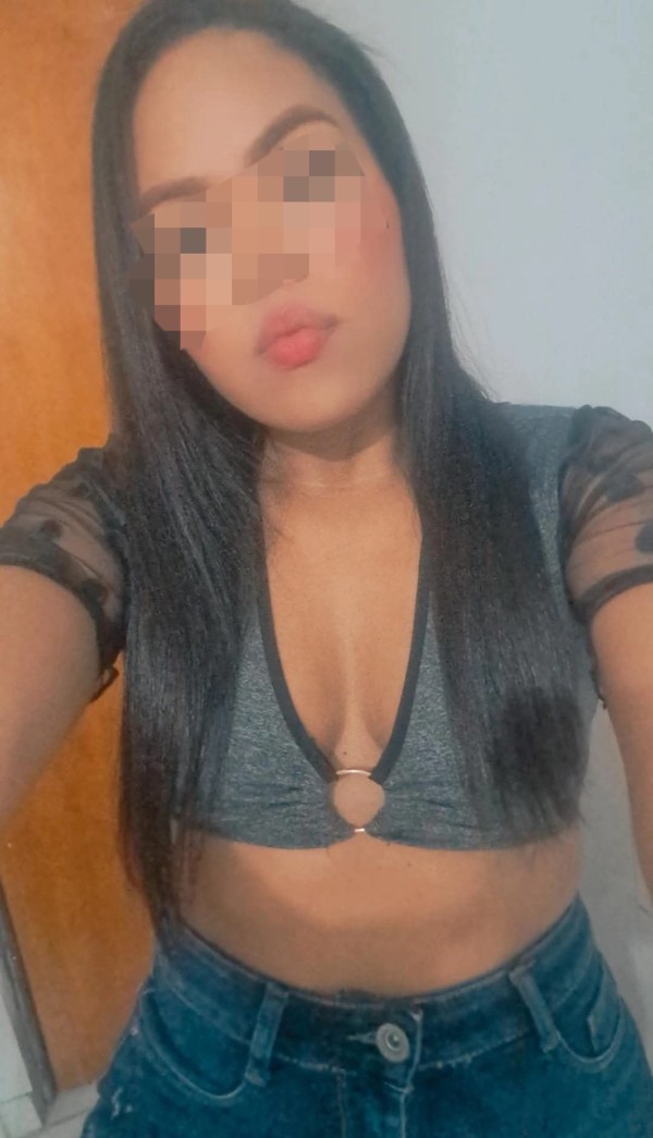 KARINA..MAMADAS ENSALIVADAS..FOLLADAS DE ESCÁNDALO..DISPONIBLE 24H EN ROTA
