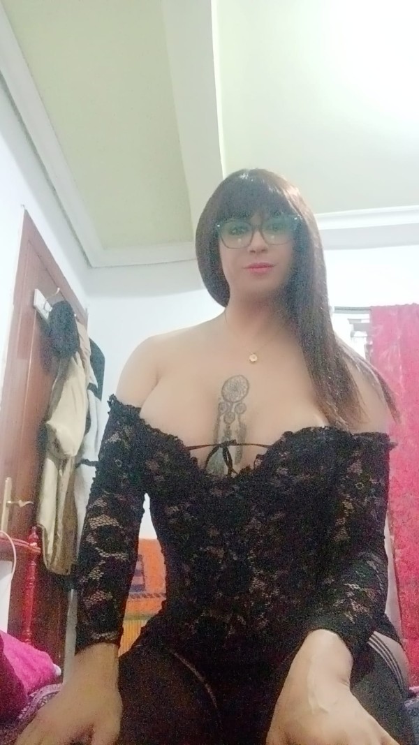 MULATA TRANS CON 21CM ALUCINARAS DISPONIBLE 24HRS
