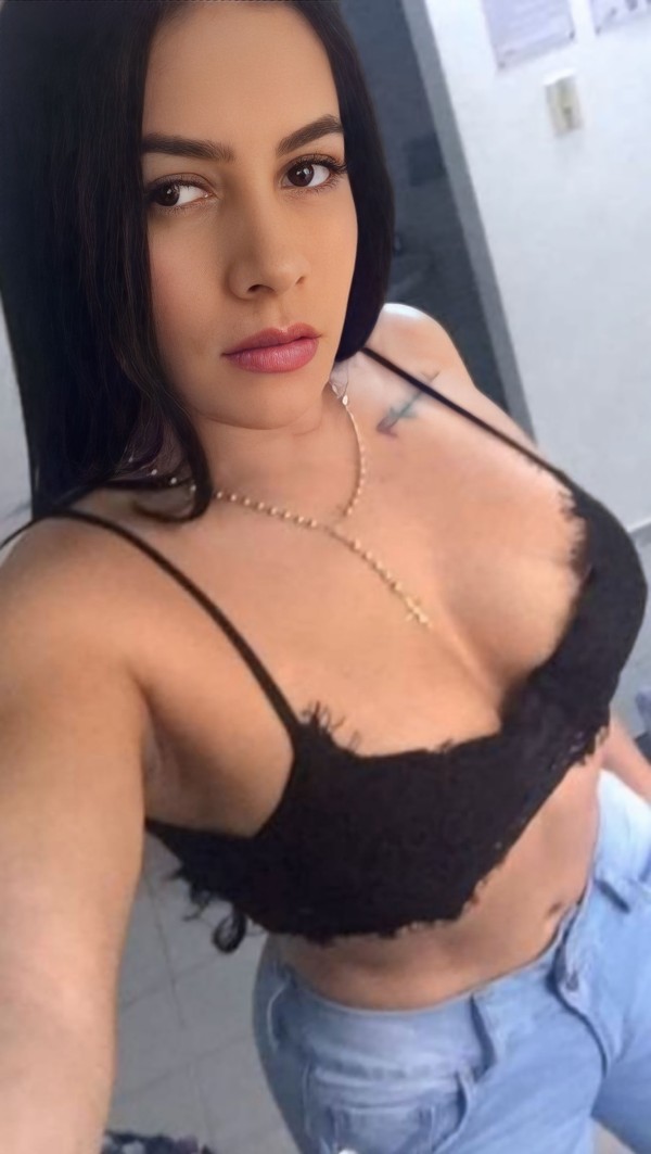 COLOMBIANA RECIÉN LLEGADA MAMADAS DE LUJO