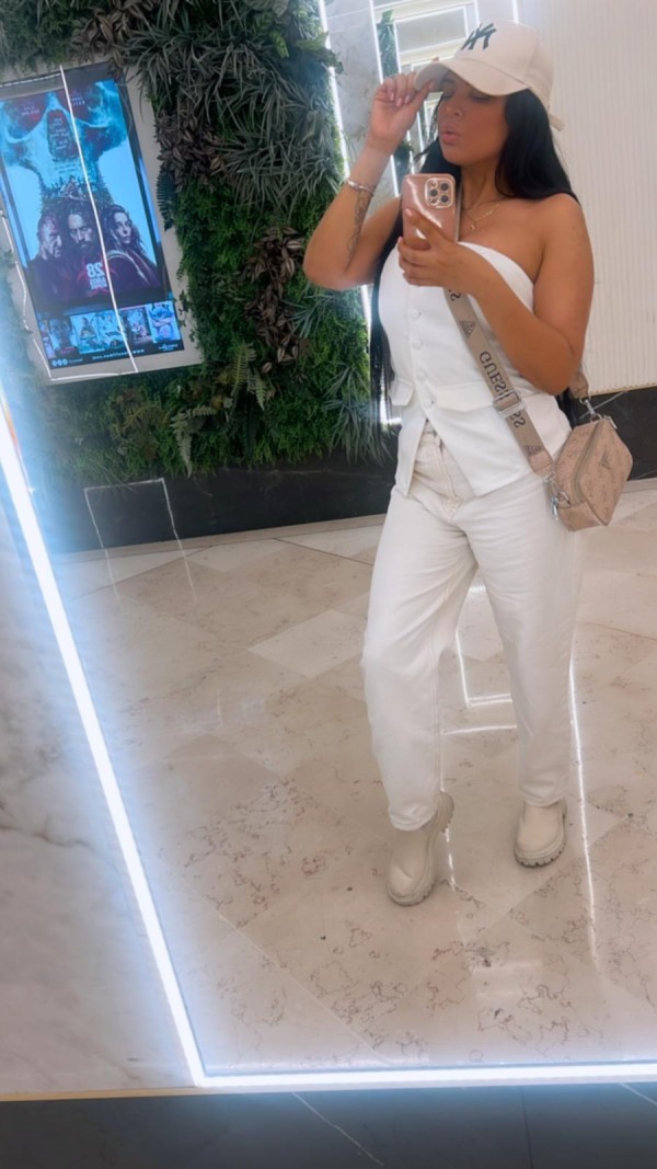 MUY SENSUAL Y CARIÑÓSA