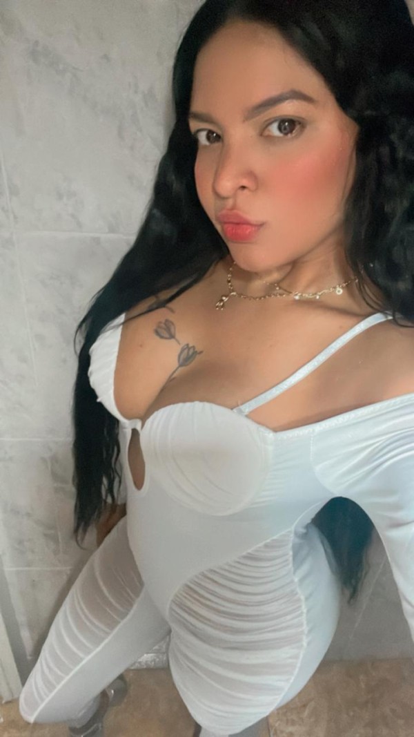 MUY SENSUAL Y CARIÑÓSA