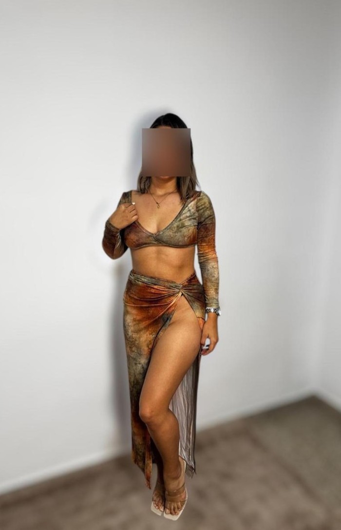 CON MI LENGÜITA RECORRERE TU RICA POLLA