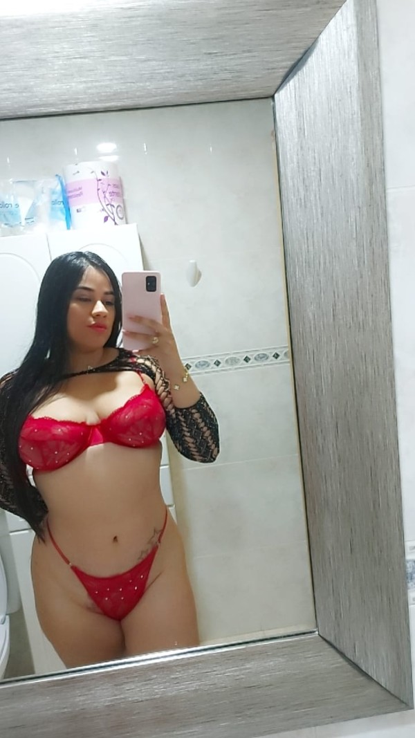 ISA CAPRICHOSA EN GANDIA PUEBLO