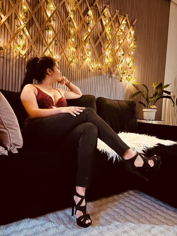 CATALINA GRAN NOVEDAD EN MADRIDMUY CALIENTE