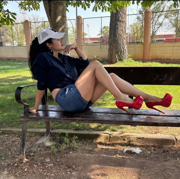 CATALINA. DAME RICO HASTA CORRERNOS, TE ENCANTARA’