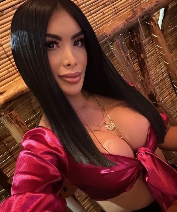 Hermosa jovencita fiestera super top
