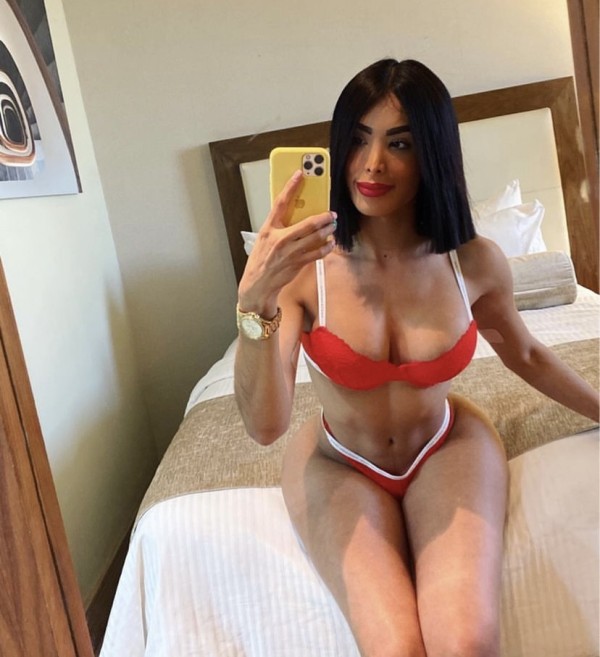 Hermosa jovencita fiestera super top