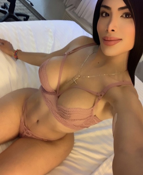 Hermosa jovencita fiestera super top