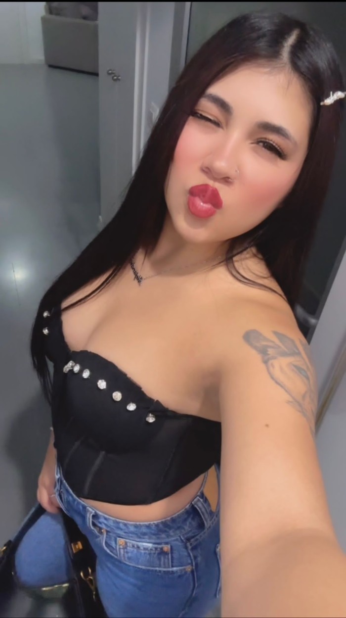 Samantha 18 años fiestera ,cariñosa