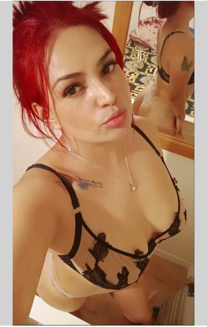 LINDA CACHONDA CON GANAS DE FOLLAR