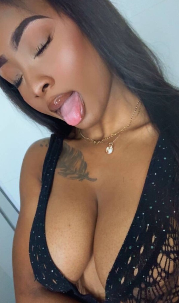 MAMADA DOBLE CON PRIMAS CACHONDAS DUPLEX/1h 150€