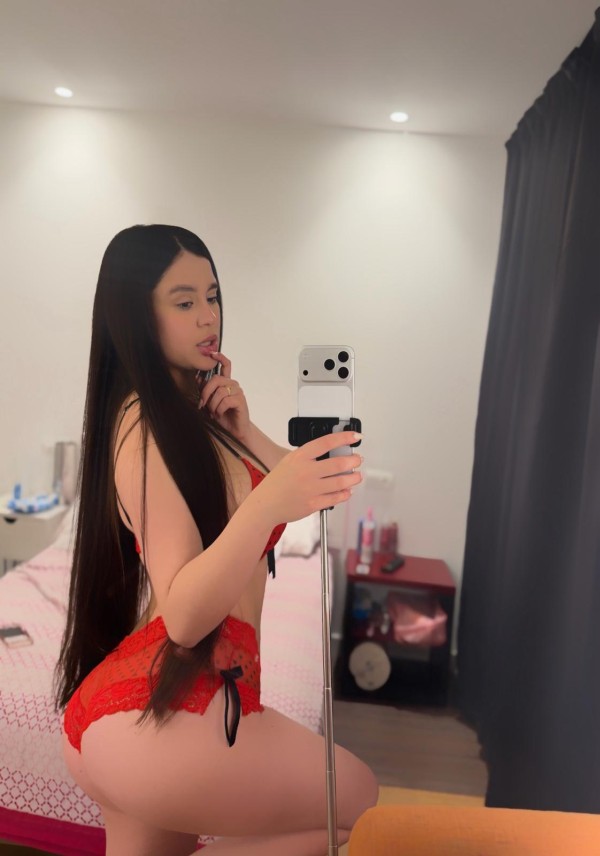 Dulce Joven Cariñosa