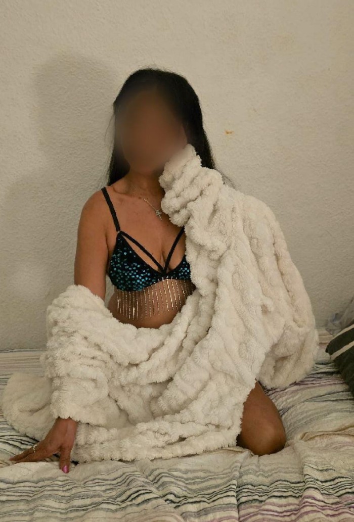 FUEGO EN PLAYA GANDIA TRAVIESA Y COMPLACIENTE