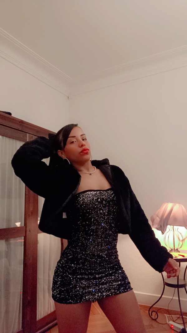 Coqueta jovencita completa recién llegada calpe