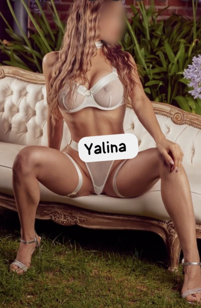 Yalina espectacular bombón exótico