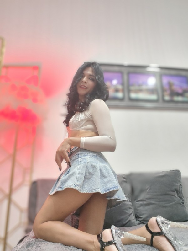 Deme la bienvenida Chica trans  Colombiana  pequeña y viciosa