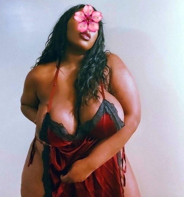 SAMANTHA MULATA TETONA XXL RECIEN LLEGADA