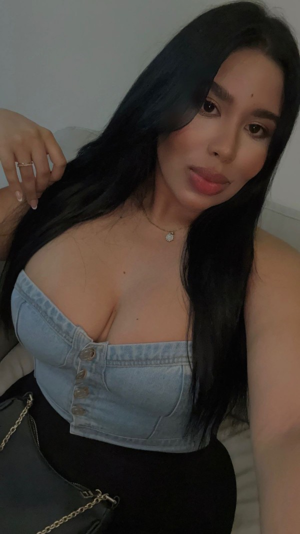 CORRETE EN MI BOCA, ME ENCANTA EL ANAL JOVEN IMPLICADA