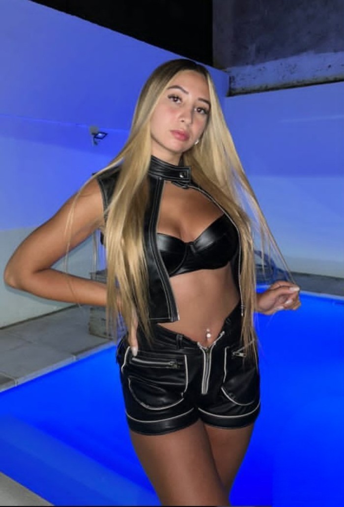 ESPAÑOLA DE BUEN VER Y CON ESTUDIOS, pero ahora qu