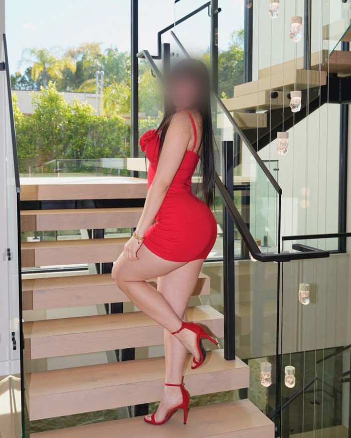 NIÑATA LATINA, SIN TABUES, TE ESPERO CACHONDA