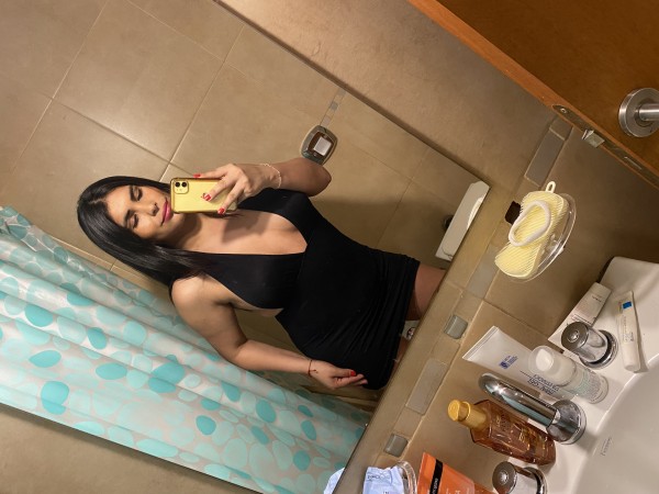 Novedad chica trans con coño