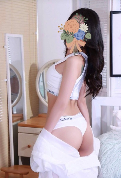 NUEVA CHICA ASIATICA RECIEN LLEGADA