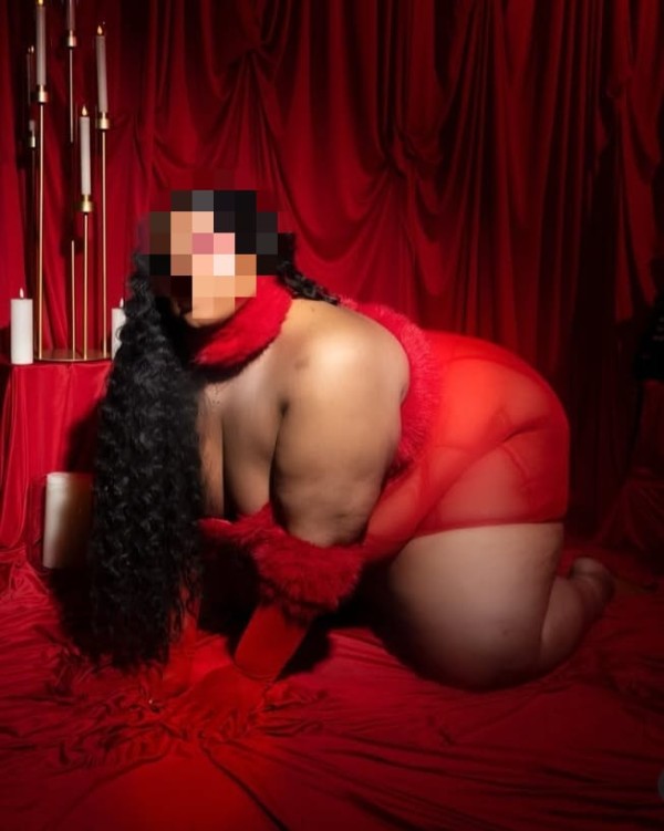 Rosita mujer LATINA masajista fiestera