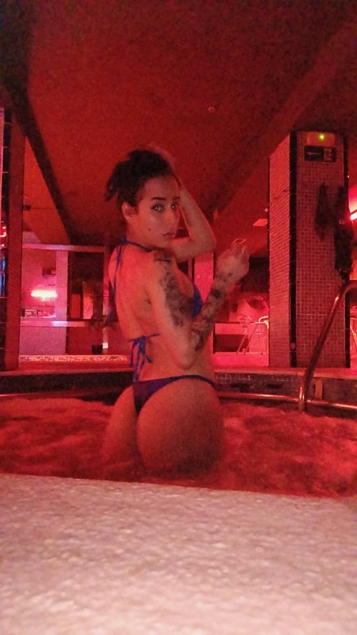 JOVENCITGA TRANS ACTIVA CON GANAS DE FIESTA LOCA