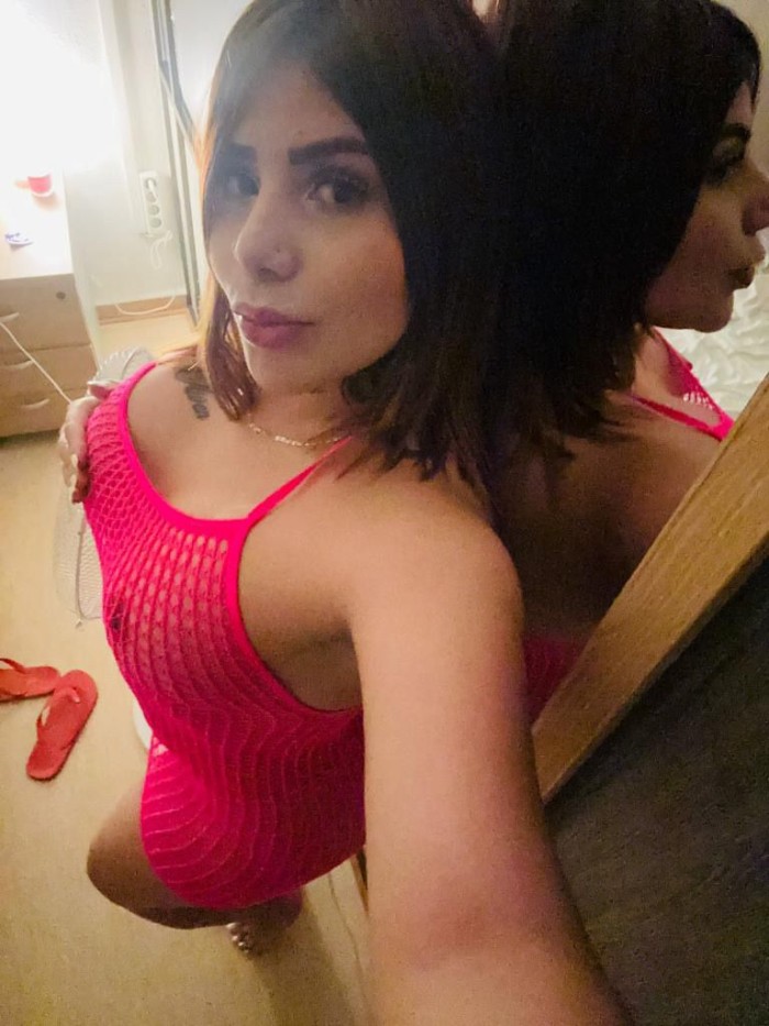 UNA FIESTESITA Y TE LA CHUPO A PELO