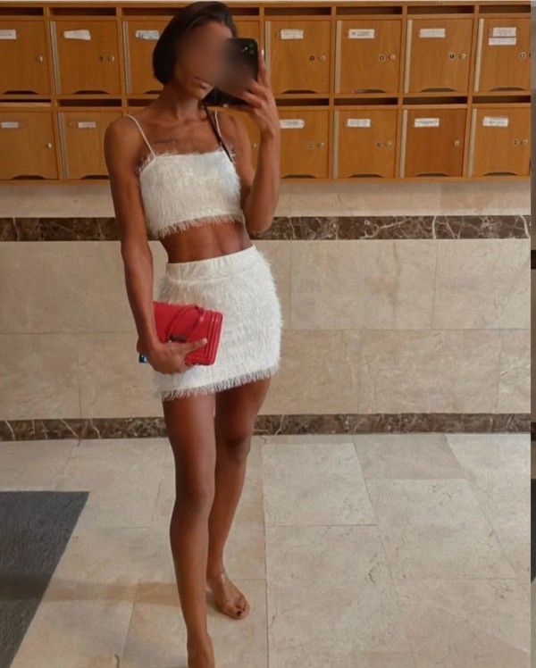 ADARA, MESTIZA DELGADITA DE 24 AÑOS