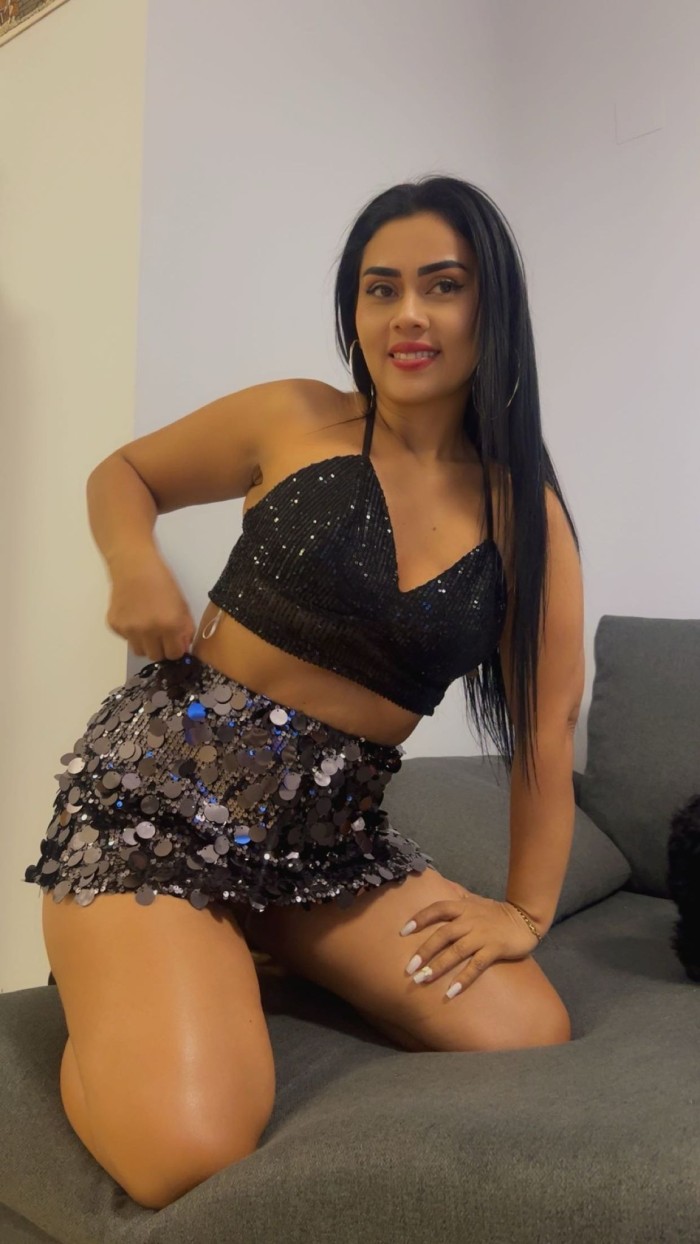VEN FOLLAME MI BOQUITA TRAVIESA
