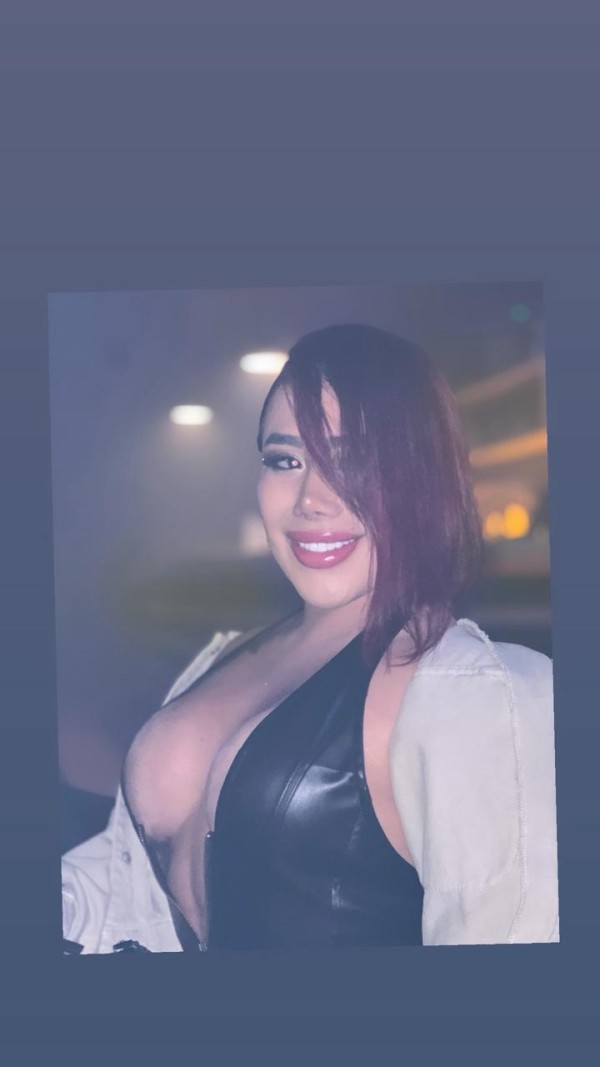Jovencita colombiana con mucho colageno para dar