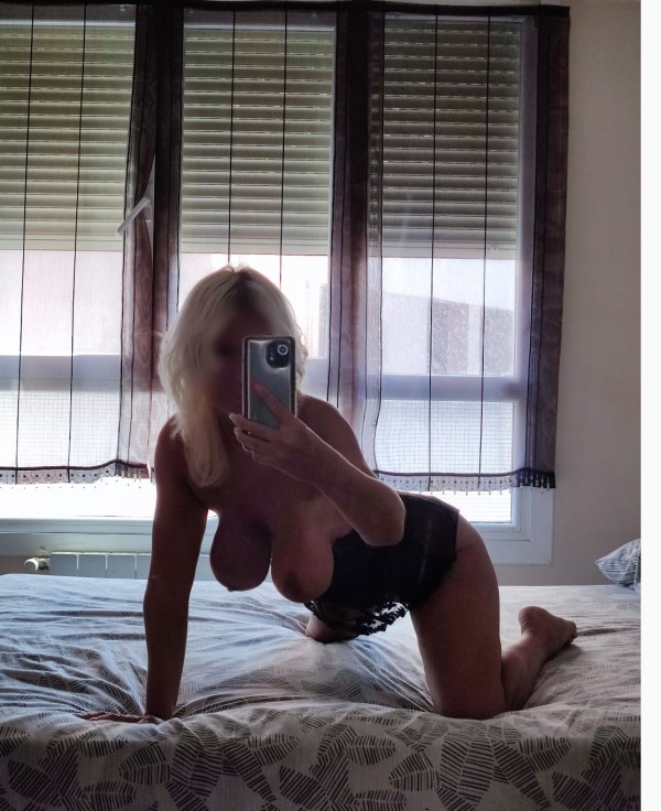 NOVEDAD,,,, RUBIA de ESTE!!! MASSAGE