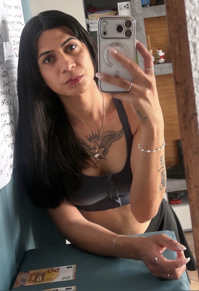SOLITA COM GANAS DE PASSAR BIEN TRANSEXUAL