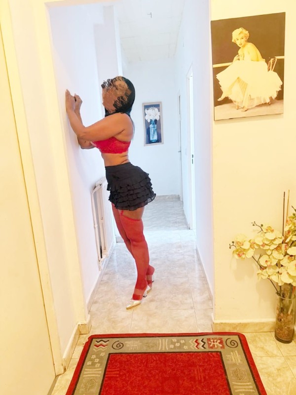 Madurita perla latina 24h muy guapa