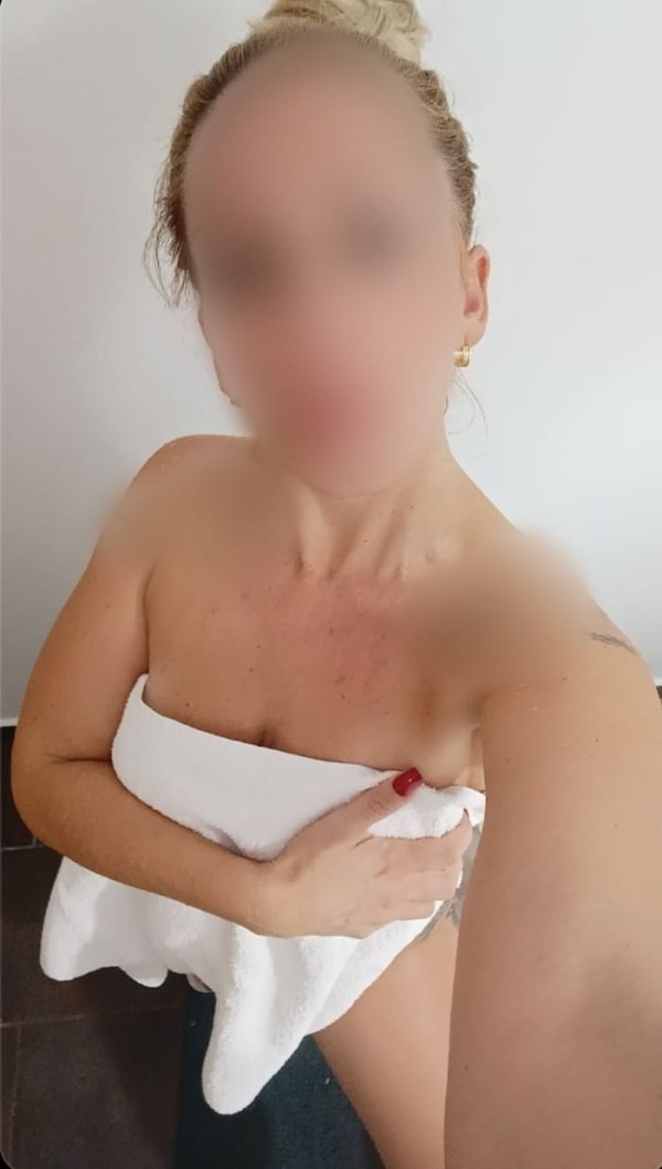 Española recien llegada a jerez  de la frontera ( Hipercor)24 hs