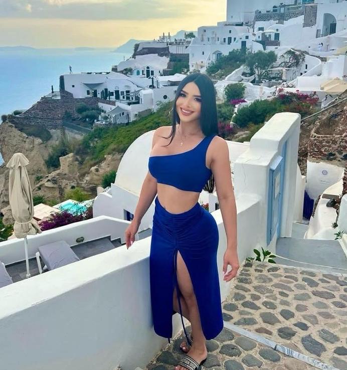 ARDIENTE Y SEXY LATINA