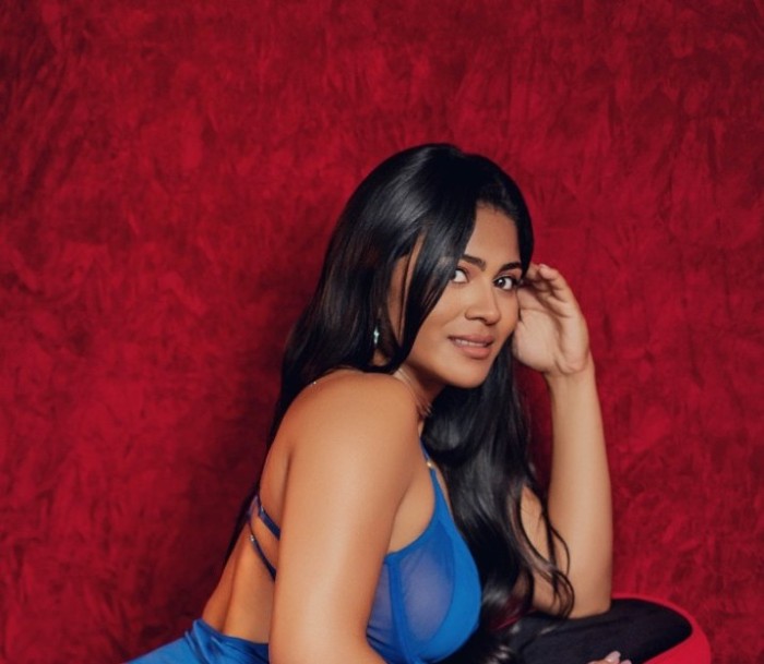 HERMOSA COLOMBIANA FIESTERA