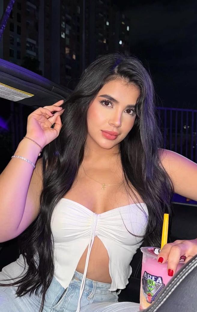 SEXY Y SEDUCTORA LATINA VOLCÁN EN ERUPCIÓN