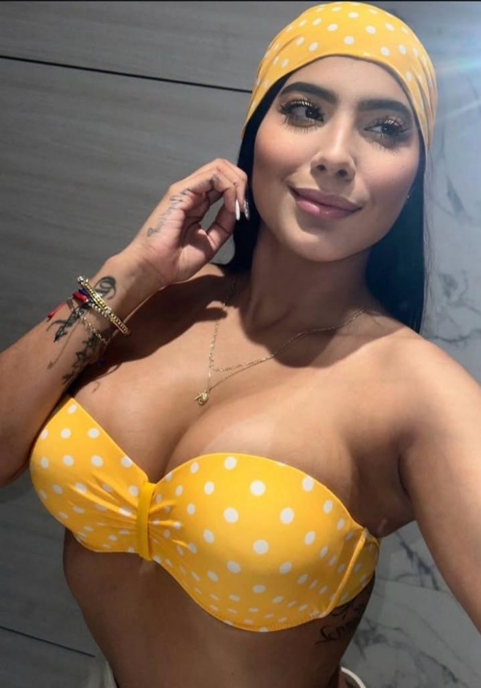 DULCE ATRACTIVA Y SEXY LATINA