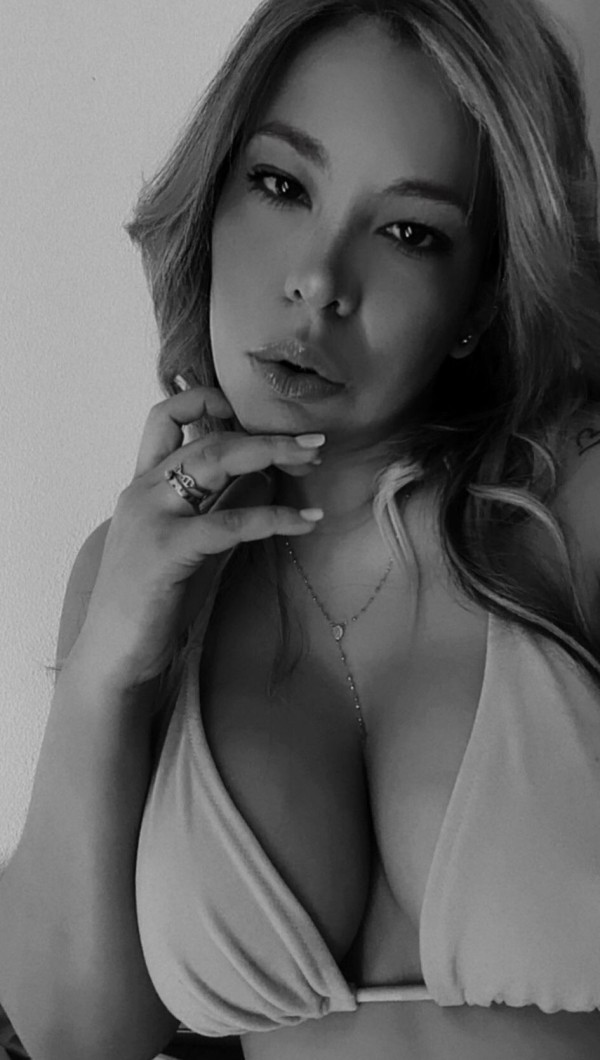 MOJADITA CON GANAS DE PLACER