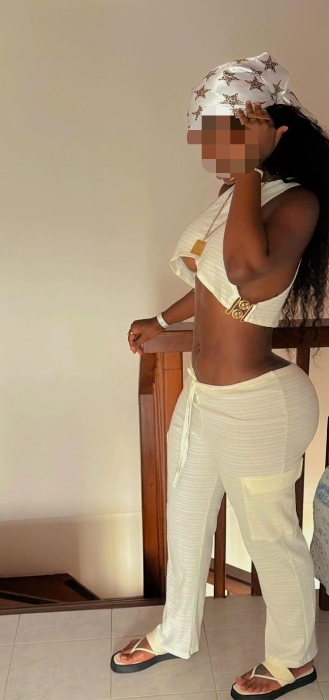 joven fiestera, implicada,media hora 40€ sin tabú