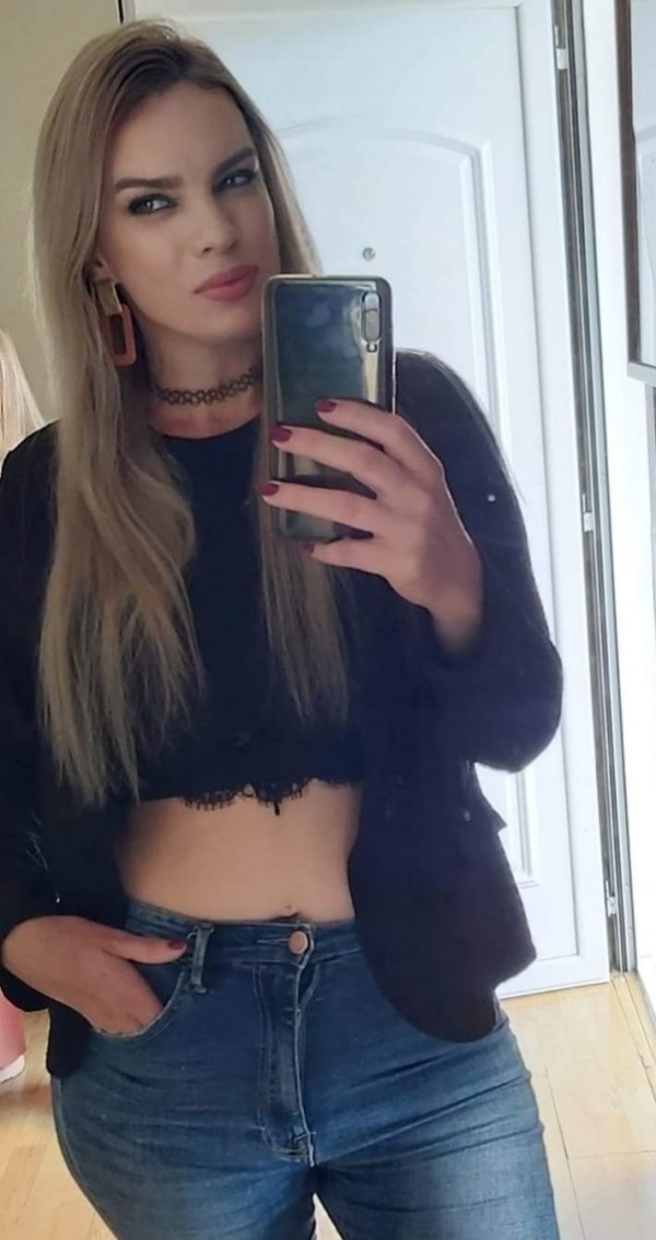 CALIENTE ALEMANA EN VALENÇA TUI, PORRIÑO,654069709