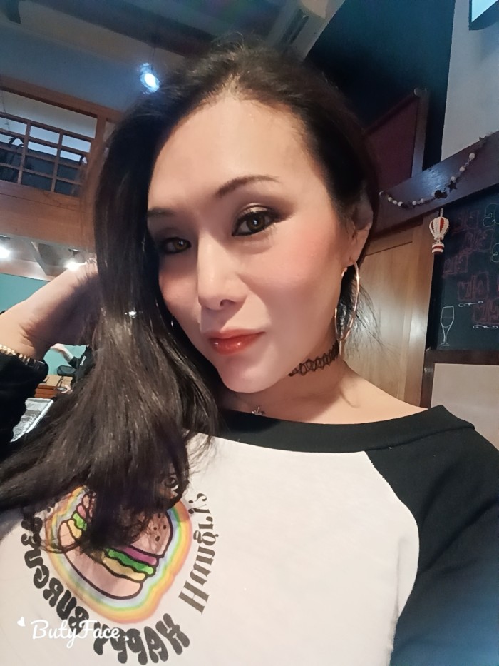 Ayumi la única de origen japonesa