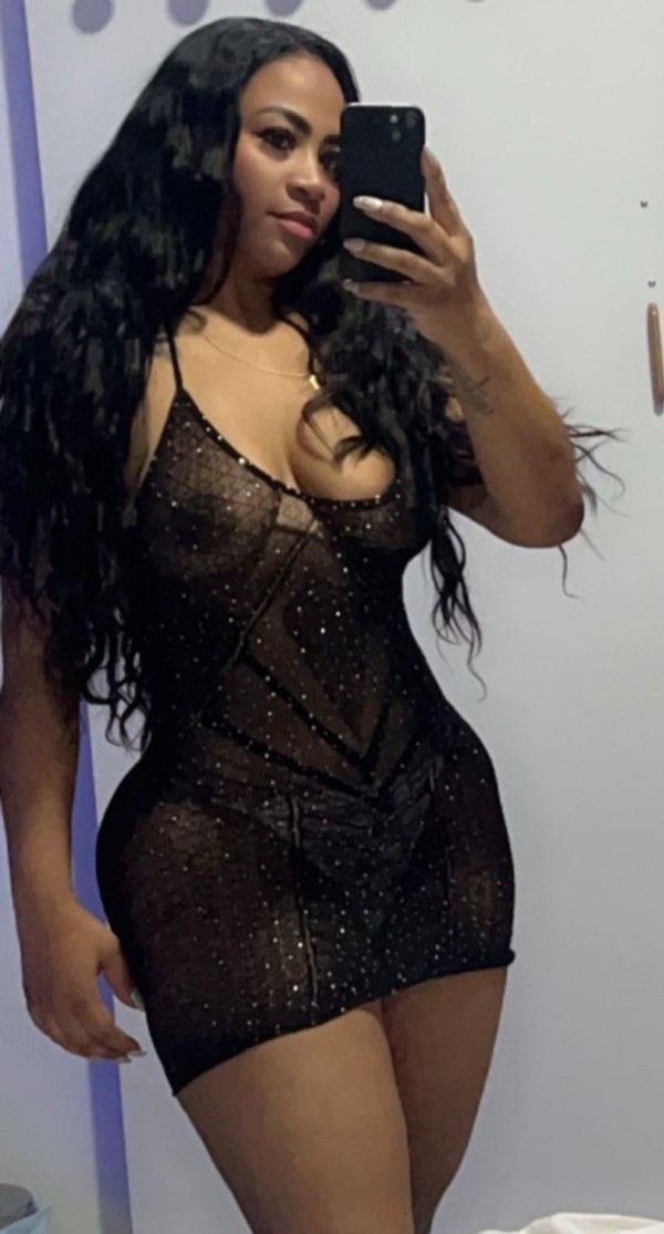 Nuevas amigas en la zona  / Salidas 24 por La zona